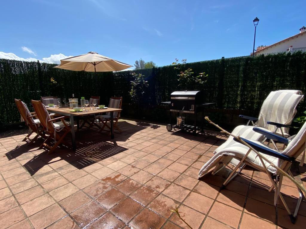 Apartamento En Complejo Residencial Rovacias Comillas Kültér fotó